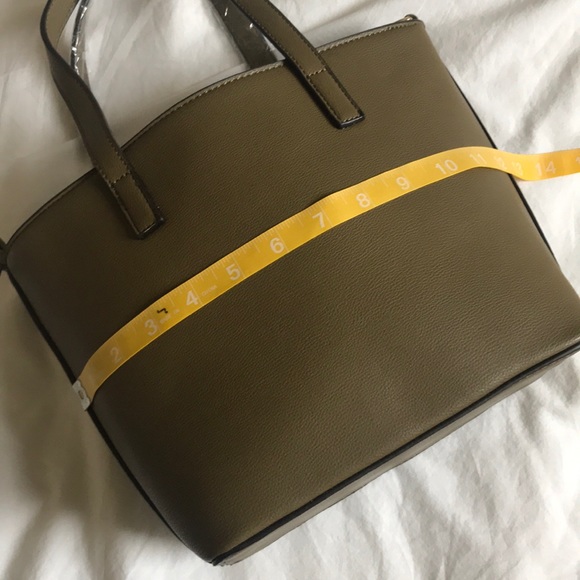 Olive 🫒 Green Handbag - Picture 9 of 9